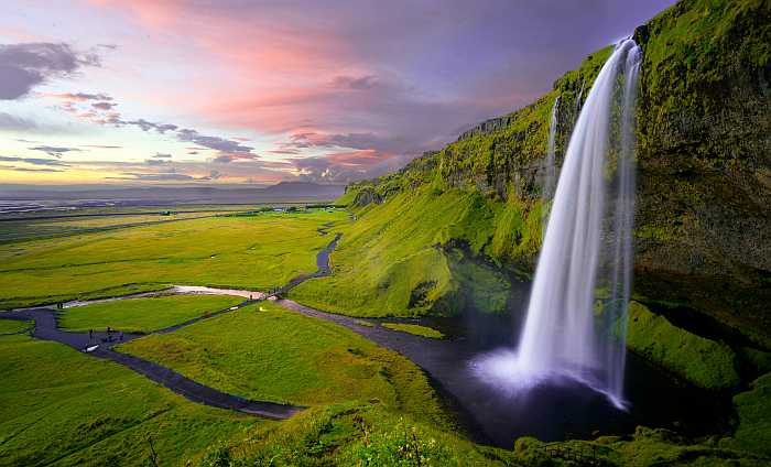 Kosher vacation Iceland - Seljalandsfoss Waterfall.