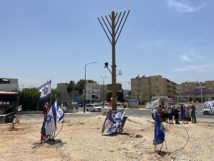 Sederot Israel - memorial at site of the police station.