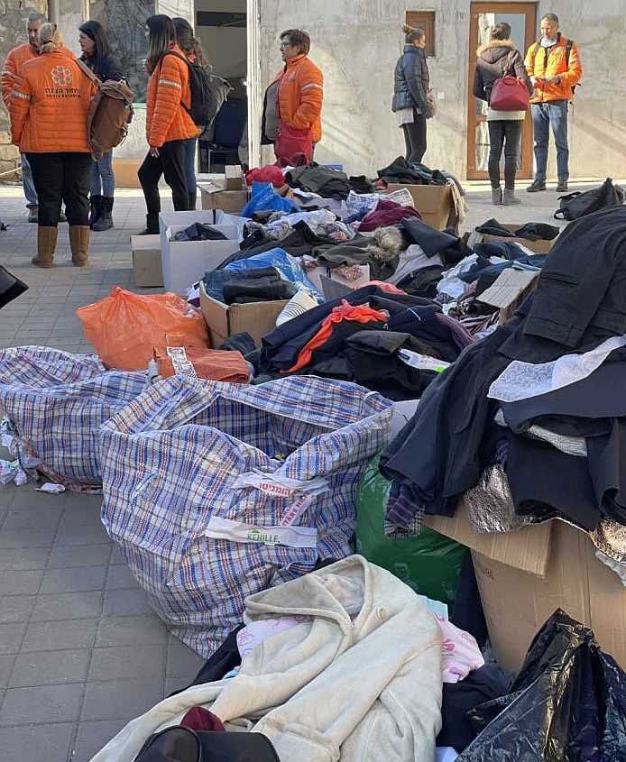 United Hatzalah volunteers in Moldova with supplies for Ukrainian refugeese.