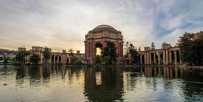 Palace of Fine Arts at sunset.